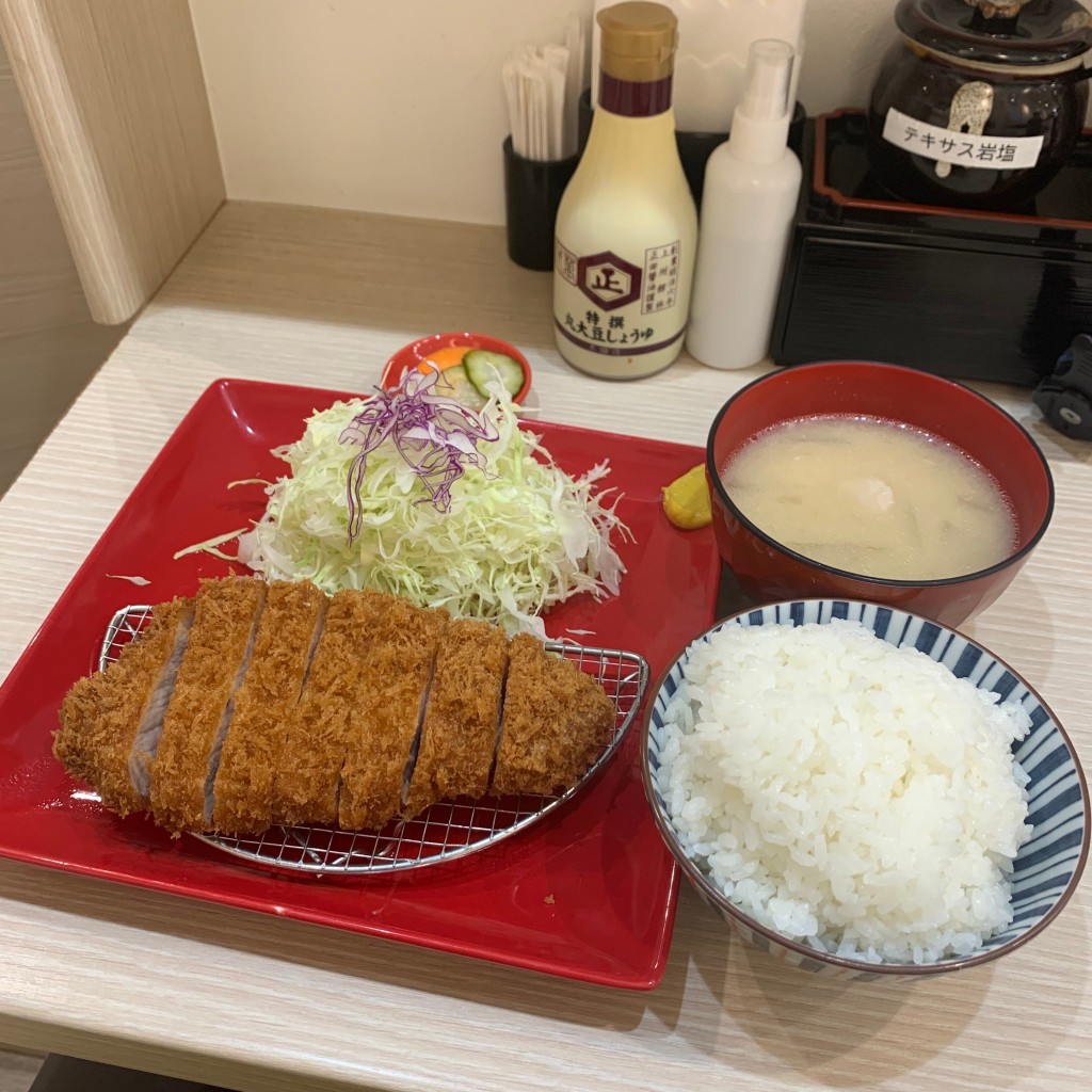 ユーザーが投稿したロースカツ(平日ランチ)の写真 - 実際訪問したユーザーが直接撮影して投稿した飯田橋カレーとんかつ檍のカレー屋 いっぺこっぺ 飯田橋店の写真