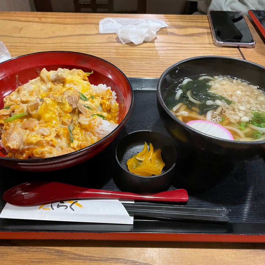 ユーザーが投稿した親子丼定食の写真 - 実際訪問したユーザーが直接撮影して投稿した原山台うどんきらく クロスモール店の写真