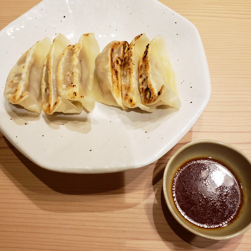 ユーザーが投稿した餃子ピリ辛の写真 - 実際訪問したユーザーが直接撮影して投稿した下須頃和食 / 日本料理いっさく 燕三条店の写真