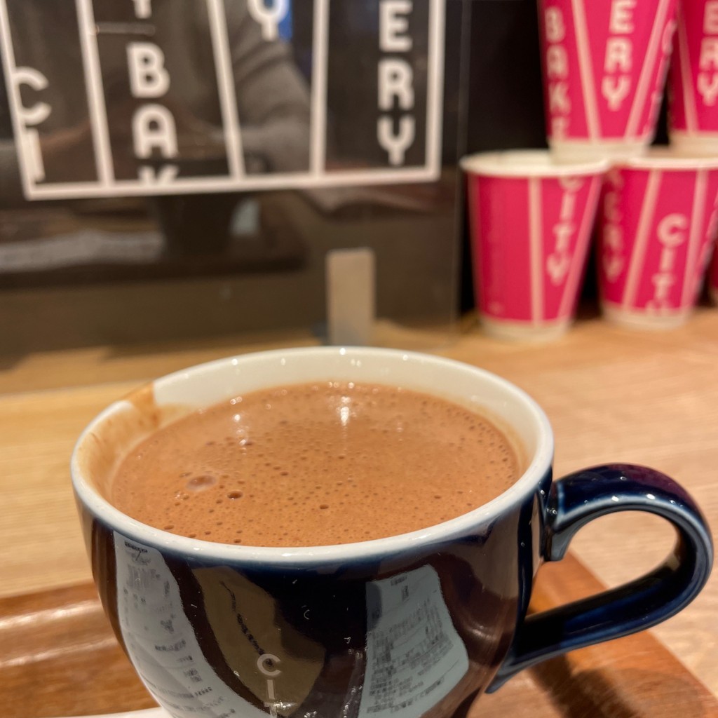 ユーザーが投稿したホットチョコレートの写真 - 実際訪問したユーザーが直接撮影して投稿した芝田カフェザ シティ ベーカリー 茶屋町店の写真