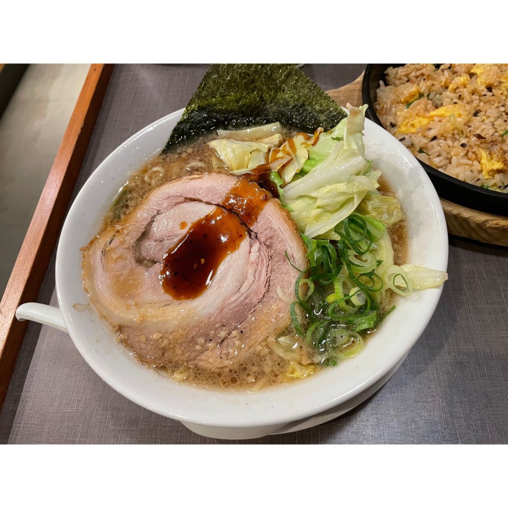 くじら肉さんが投稿した草間町ラーメン専門店のお店きゃべとんラーメン豊橋草間本店/キャベトンラーメントヨハシクサマホンテンの写真