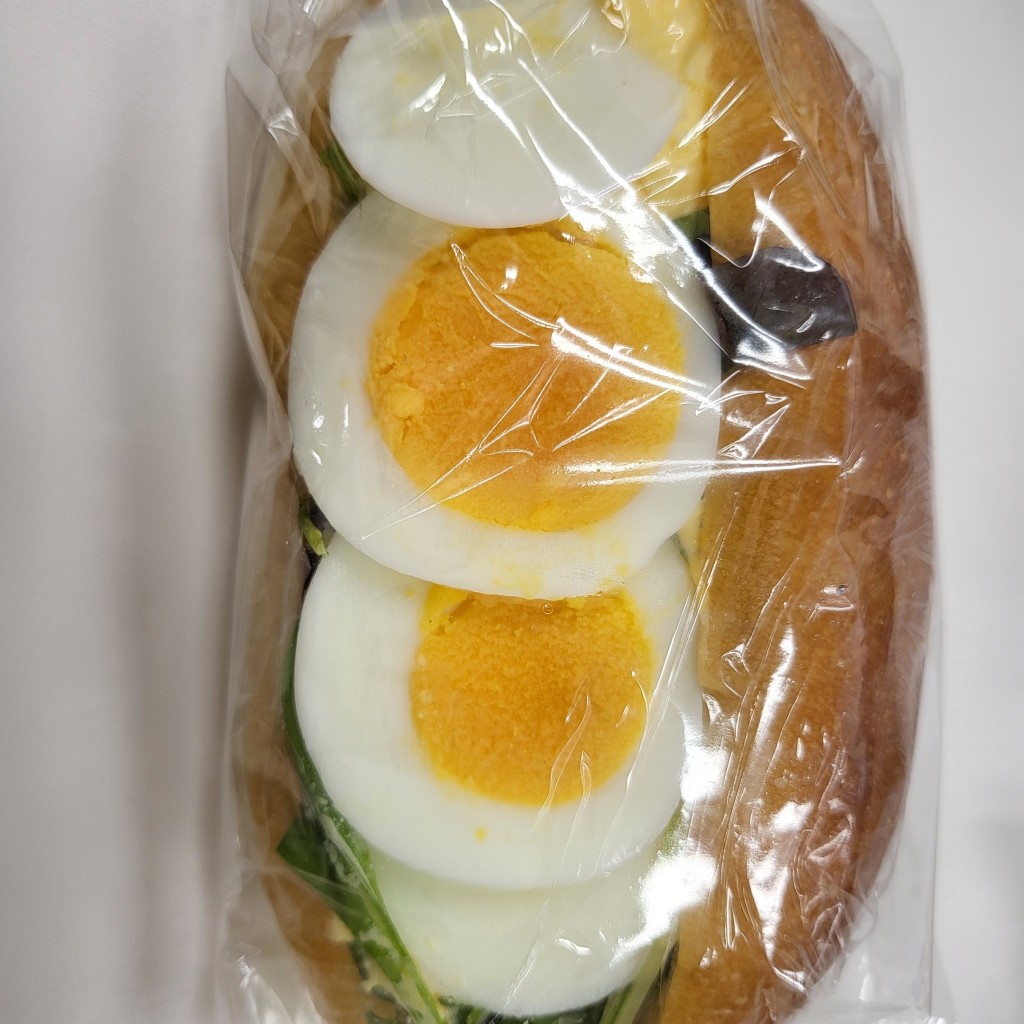 ユーザーが投稿したロールサンド卵の写真 - 実際訪問したユーザーが直接撮影して投稿した東豊中町ベーカリーラ・フルネの写真