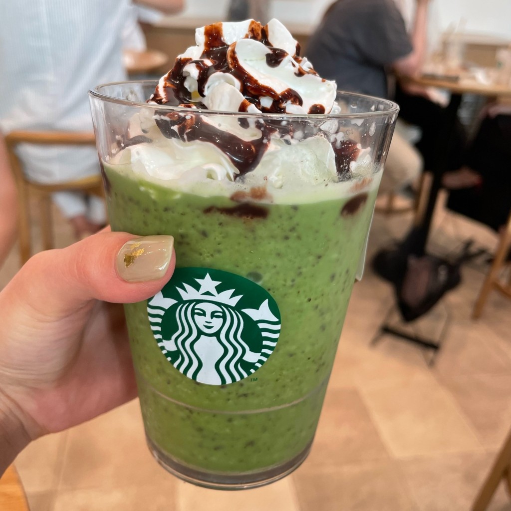 ユーザーが投稿した1T抹茶 クリーム フラペチーノの写真 - 実際訪問したユーザーが直接撮影して投稿した皇居外苑カフェスターバックスコーヒー 皇居外苑 和田倉噴水公園店の写真