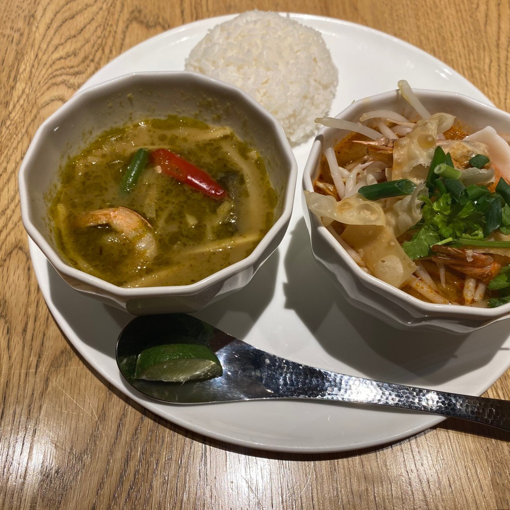 ユーザーが投稿したLunchカレー&トムヤムクンの写真 - 実際訪問したユーザーが直接撮影して投稿した高島タイ料理マンゴツリーカフェ ルミネ横浜の写真