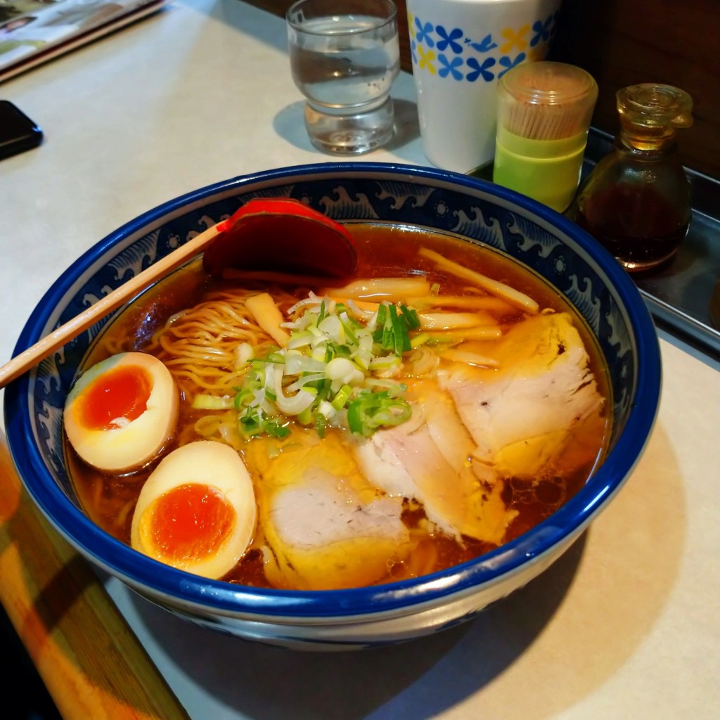 ユーザーが投稿したラーメン大盛り味玉トッピングの写真 - 実際訪問したユーザーが直接撮影して投稿した両神ラーメン / つけ麺ラーメン鈴弥の写真