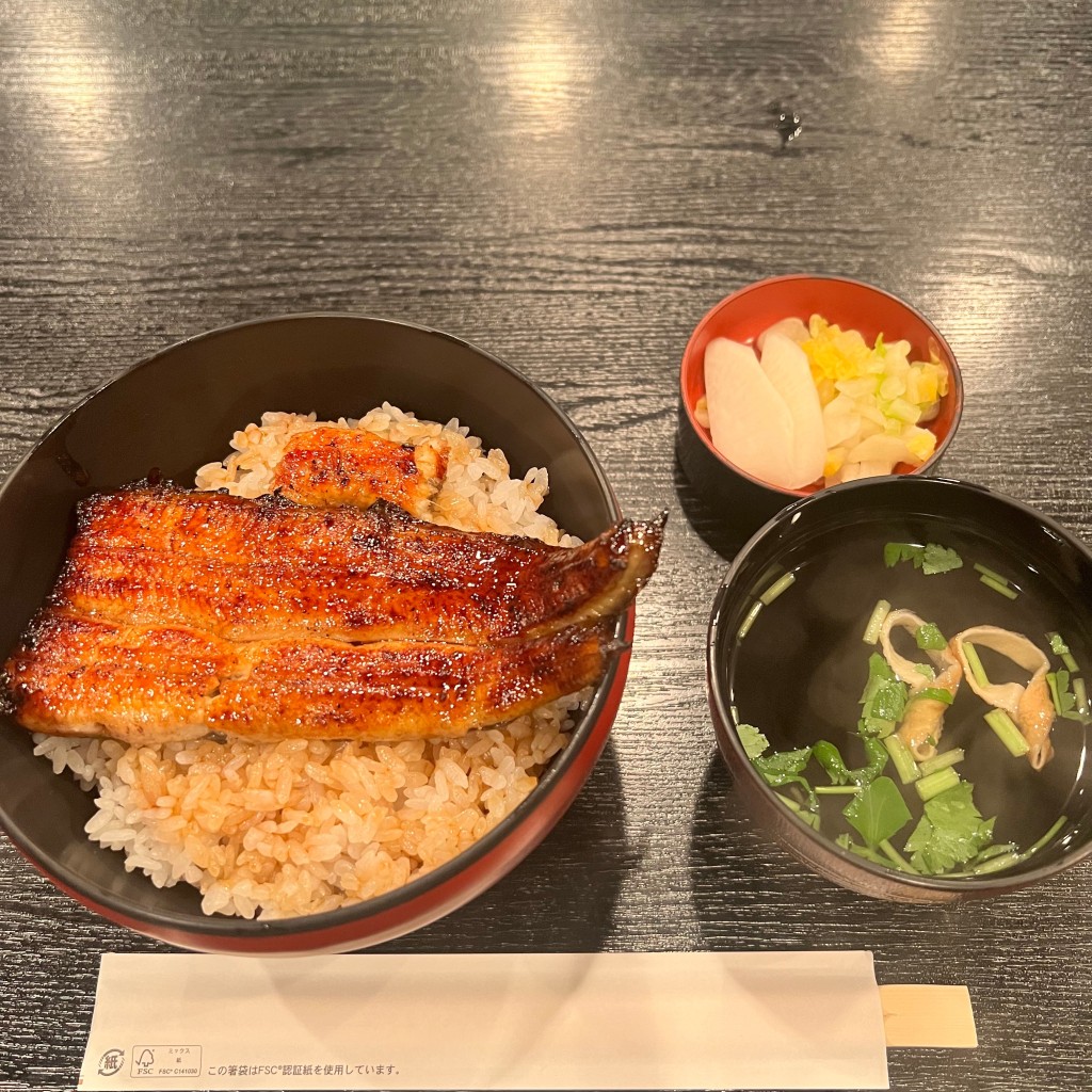 ユーザーが投稿したランチ 鰻丼の写真 - 実際訪問したユーザーが直接撮影して投稿した新橋うなぎ市松の写真