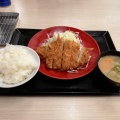 ロースカツ定食 - 実際訪問したユーザーが直接撮影して投稿したとんかつかつや 茨城荒川沖店の写真のメニュー情報