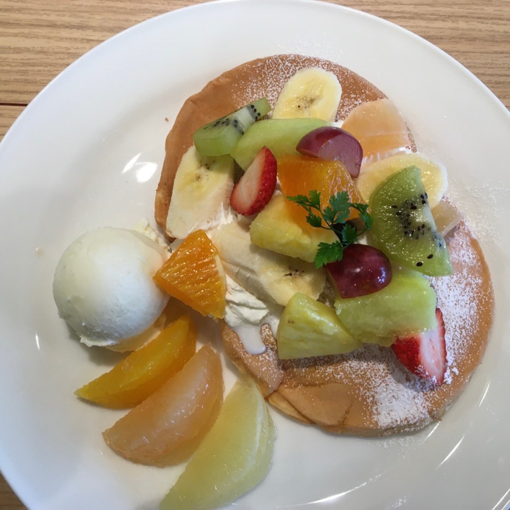 ユーザーが投稿したフルーツパンケーキの写真 - 実際訪問したユーザーが直接撮影して投稿した内丸スイーツフルーツパーラー おだわらの写真
