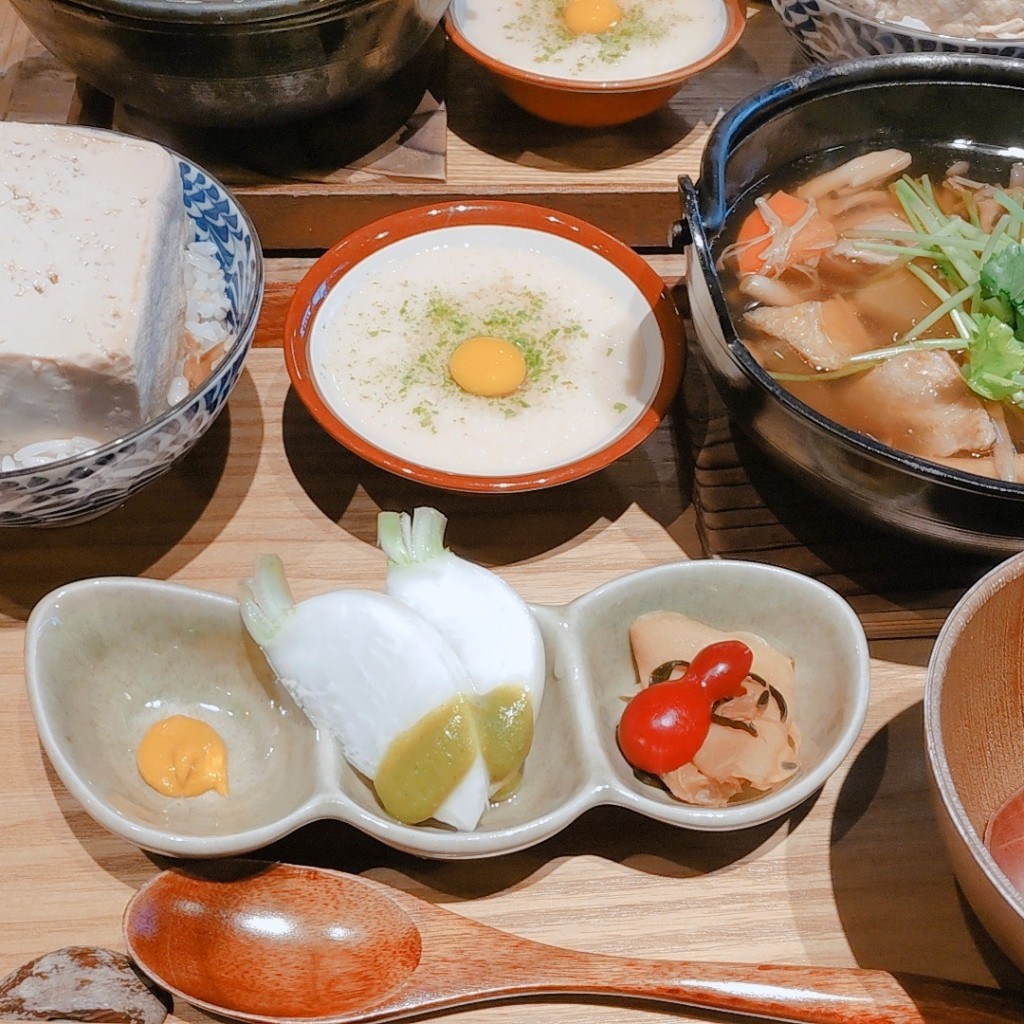 ユーザーが投稿した豆腐めし麦とろきの子汁定食の写真 - 実際訪問したユーザーが直接撮影して投稿した元箱根カフェ箱根百薬の写真