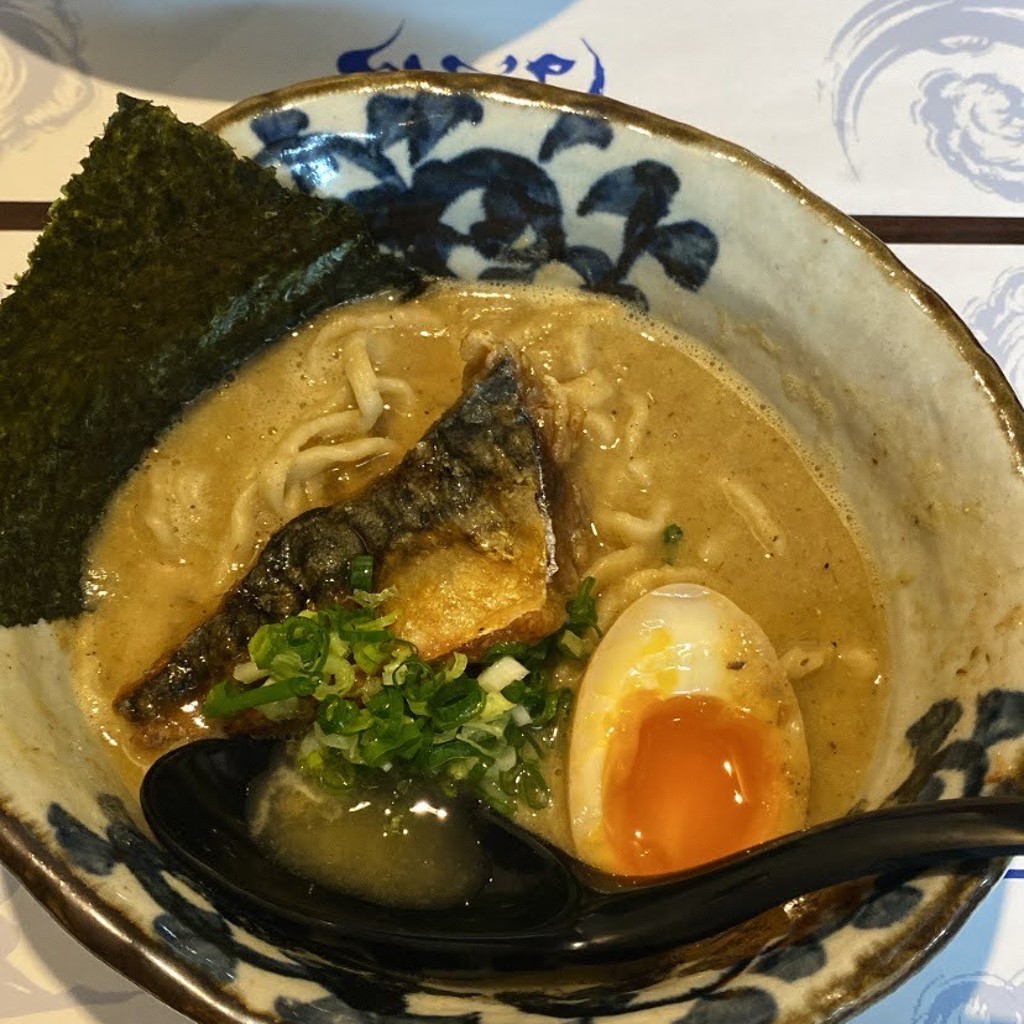 [おいしい幸せラーメン]をテーマに、LINE PLACEのユーザーちゃらんらっぷさんがおすすめするグルメ店リストの代表写真