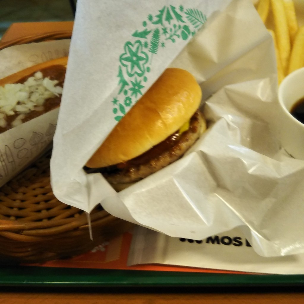 ユーザーが投稿したハンバーガーの写真 - 実際訪問したユーザーが直接撮影して投稿した北四十条西ファーストフードモスバーガー 札幌麻生店の写真