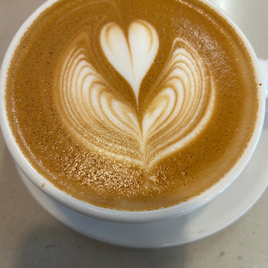 ユーザーが投稿したCaffeLatteの写真 - 実際訪問したユーザーが直接撮影して投稿した広尾カフェブルーボトルコーヒー 広尾カフェ店の写真