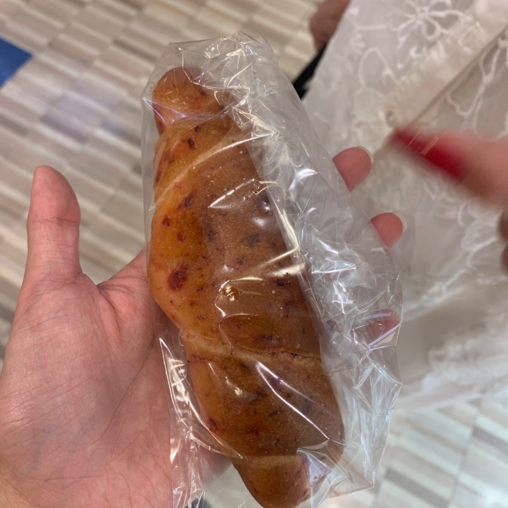 ユーザーが投稿したエビ塩バターパンの写真 - 実際訪問したユーザーが直接撮影して投稿した三宮町ベーカリー神戸グーテ 本店の写真