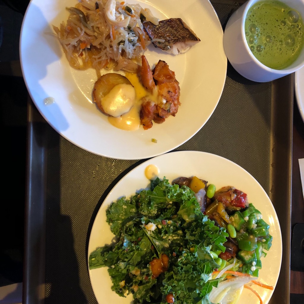 ユーザーが投稿したサラダの写真 - 実際訪問したユーザーが直接撮影して投稿した池辺町西洋料理ブッフェ エクスブルー ららぽーと横浜店の写真
