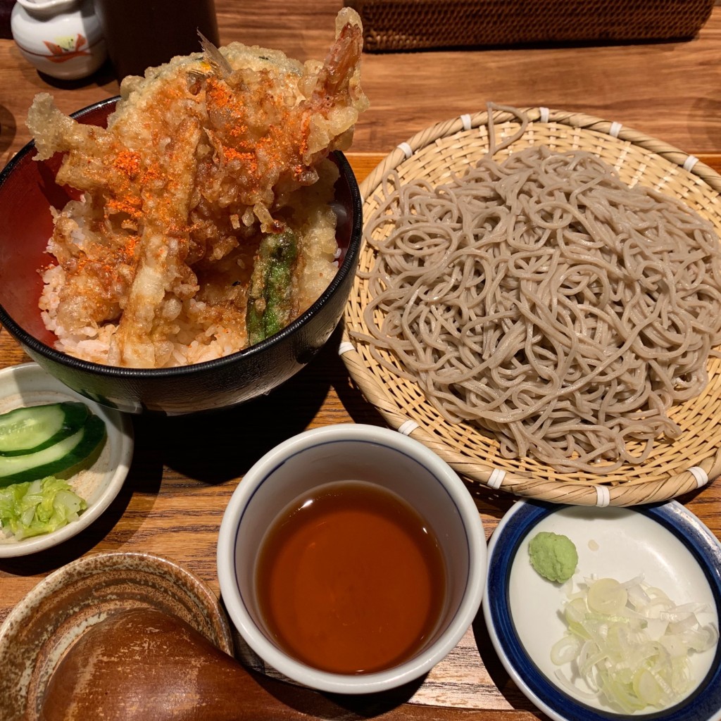 ユーザーが投稿した天丼ともり蕎麦の写真 - 実際訪問したユーザーが直接撮影して投稿した大手町そばそばと天ぷら 石楽 大手町パークビルヂングの写真