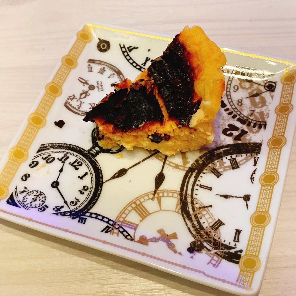 ユーザーが投稿したバスクチーズケーキの写真 - 実際訪問したユーザーが直接撮影して投稿した銀座ケーキENRIKE BASQUE CHEESE CAKEの写真