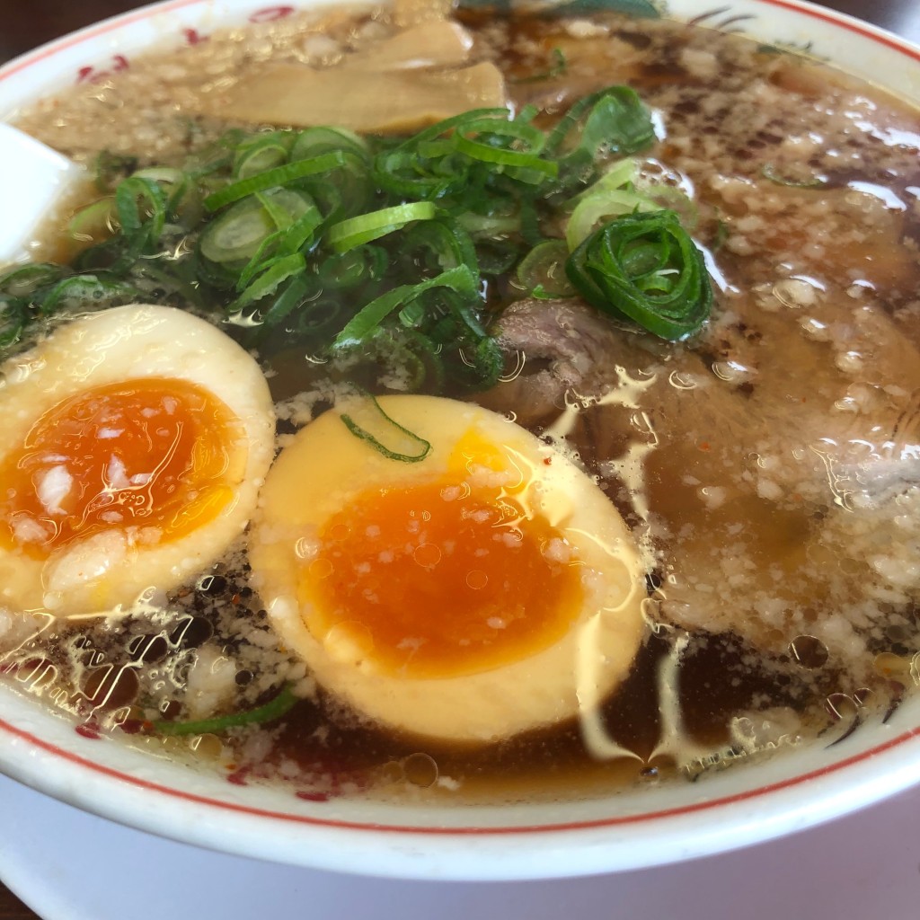 ユーザーが投稿した醤油味玉ラーメンの写真 - 実際訪問したユーザーが直接撮影して投稿した金井町ラーメン専門店ラーメン魁力屋 宝塚店の写真