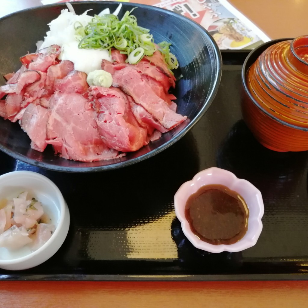 ユーザーが投稿したローストビーフ丼Lunchの写真 - 実際訪問したユーザーが直接撮影して投稿した御陵中内町ファミリーレストラン和食さと 山科店の写真