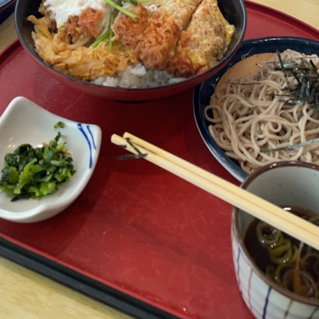 ユーザーが投稿したかつ丼と麺の写真 - 実際訪問したユーザーが直接撮影して投稿した境松和食 / 日本料理和食麺処サガミ 有松店の写真