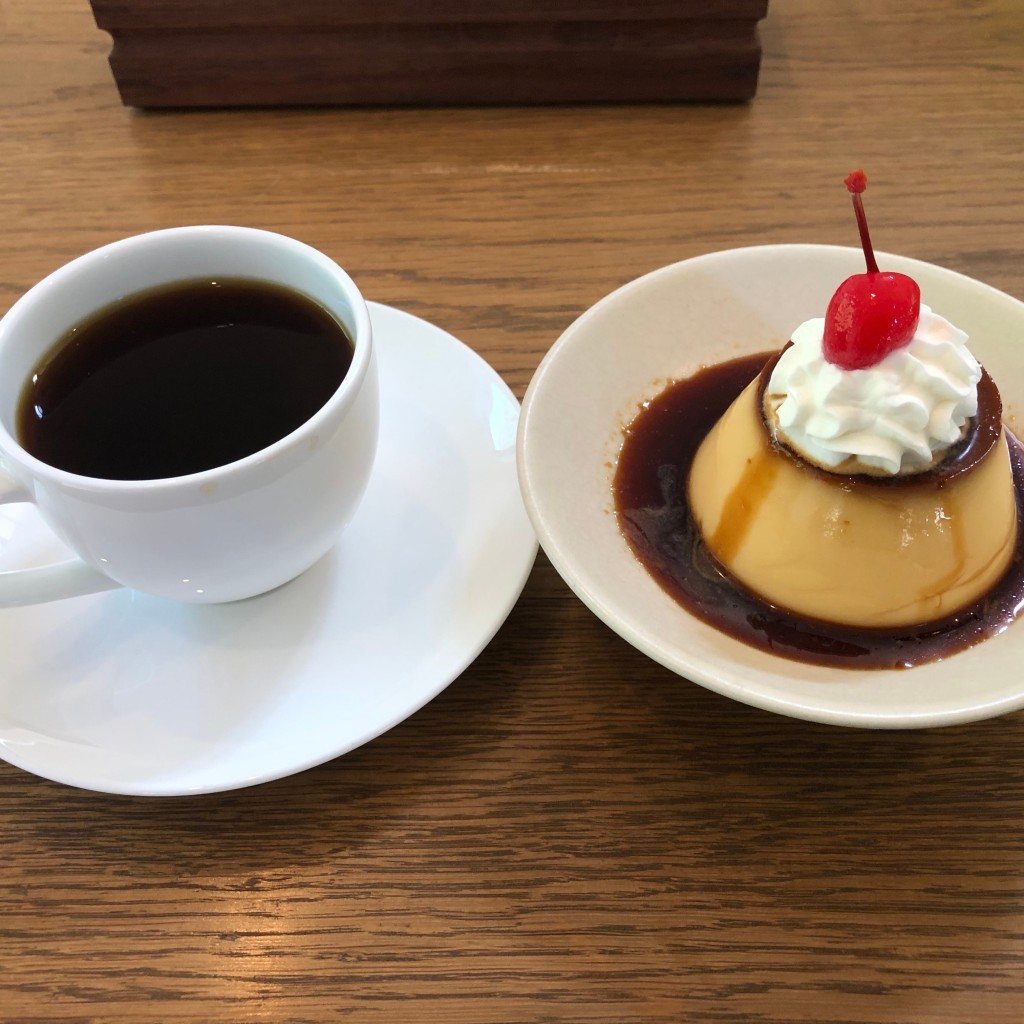 ユーザーが投稿したコーヒーとプリンの写真 - 実際訪問したユーザーが直接撮影して投稿した小栗栖ケーキリトルオーブンの写真