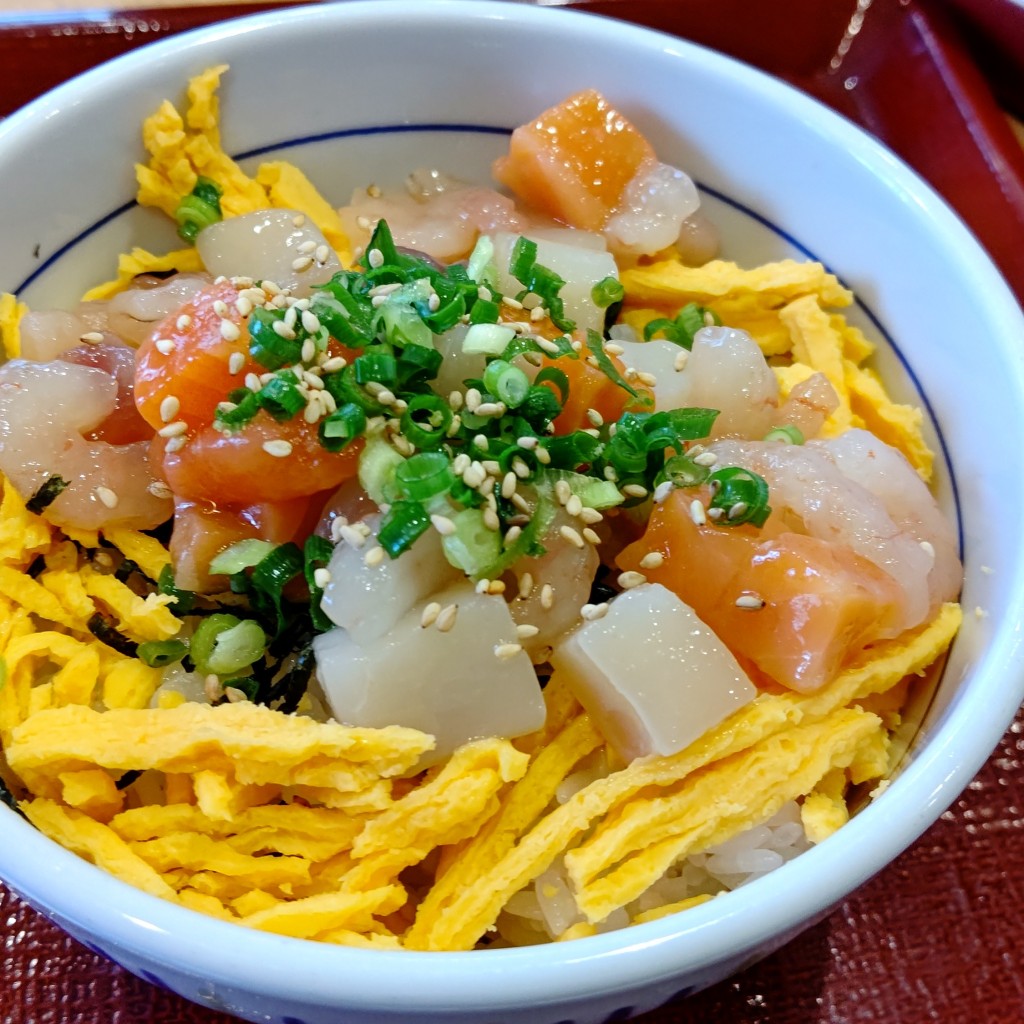 ユーザーが投稿した甘エビ海鮮丼の写真 - 実際訪問したユーザーが直接撮影して投稿した亀戸丼ものなか卯 亀戸店の写真