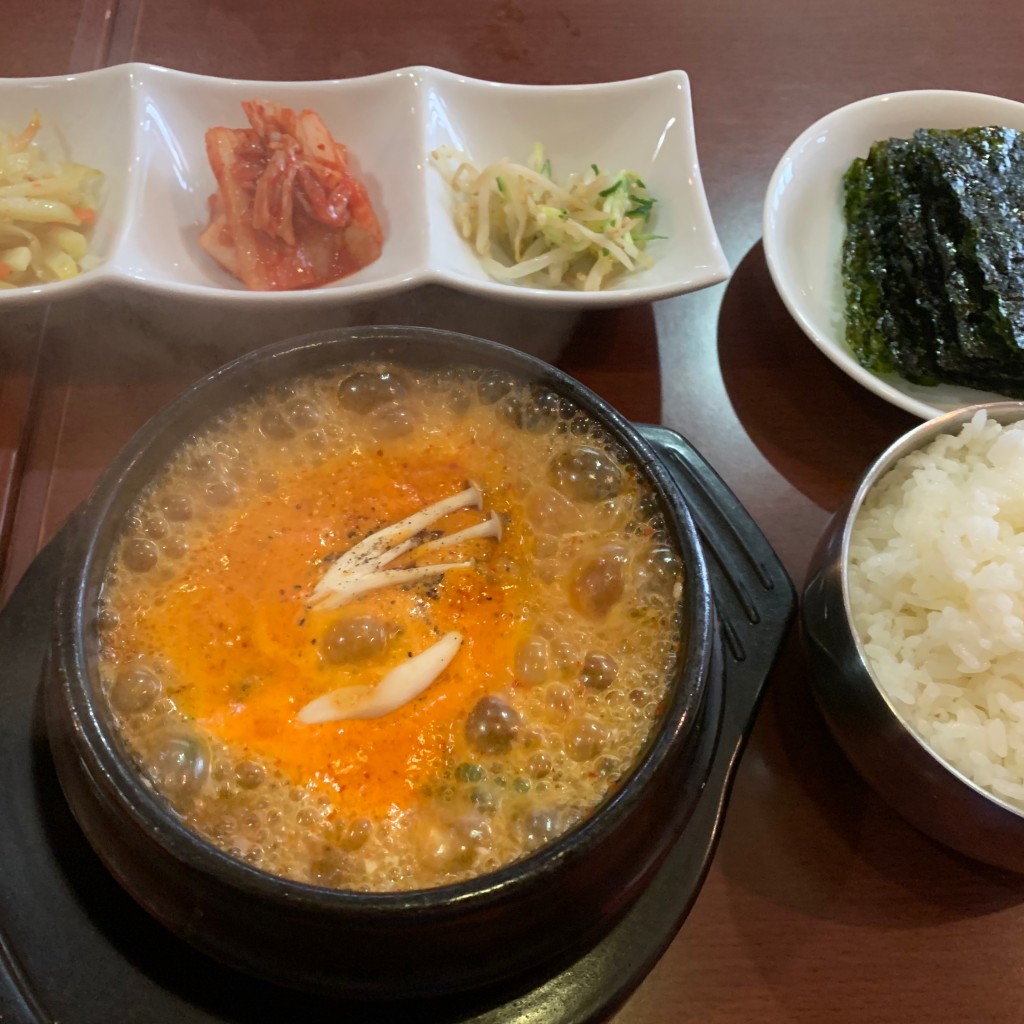 栗ちゃんさんが投稿した鍛冶町韓国料理のお店家族のり巻/カゾクの写真