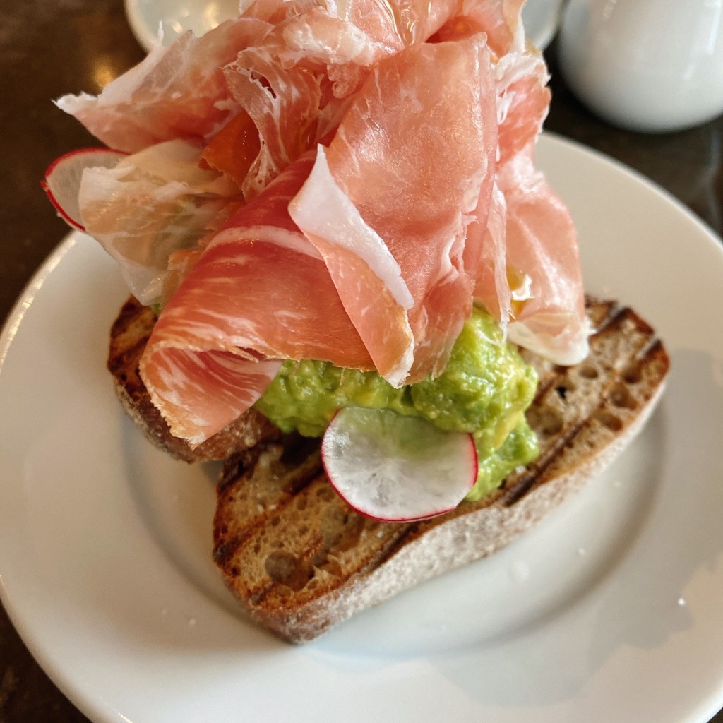 ユーザーが投稿したAVOCADOTOASTの写真 - 実際訪問したユーザーが直接撮影して投稿した有楽町ビストロBuvetteの写真