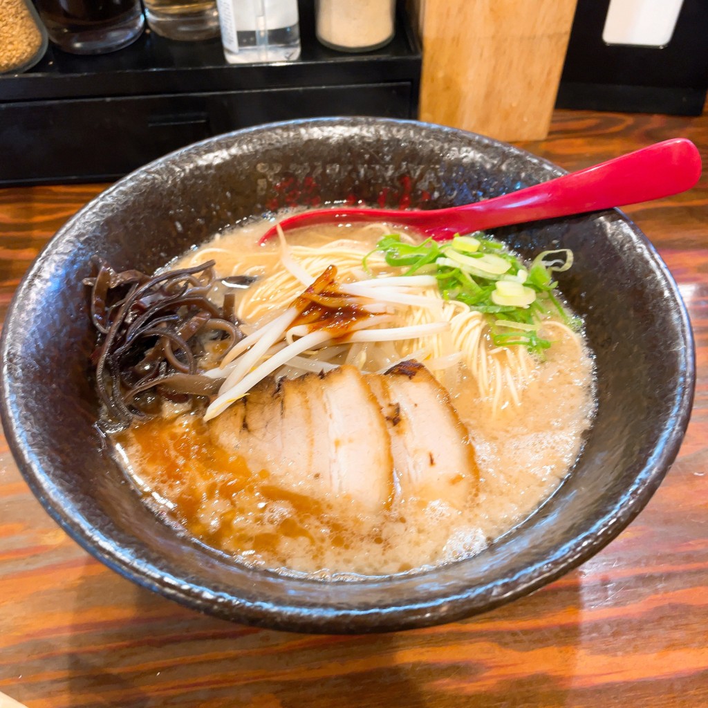 ユーザーが投稿したこくの写真 - 実際訪問したユーザーが直接撮影して投稿した西新宿ラーメン / つけ麺ラーメン 龍の家 新宿小滝橋通り店の写真