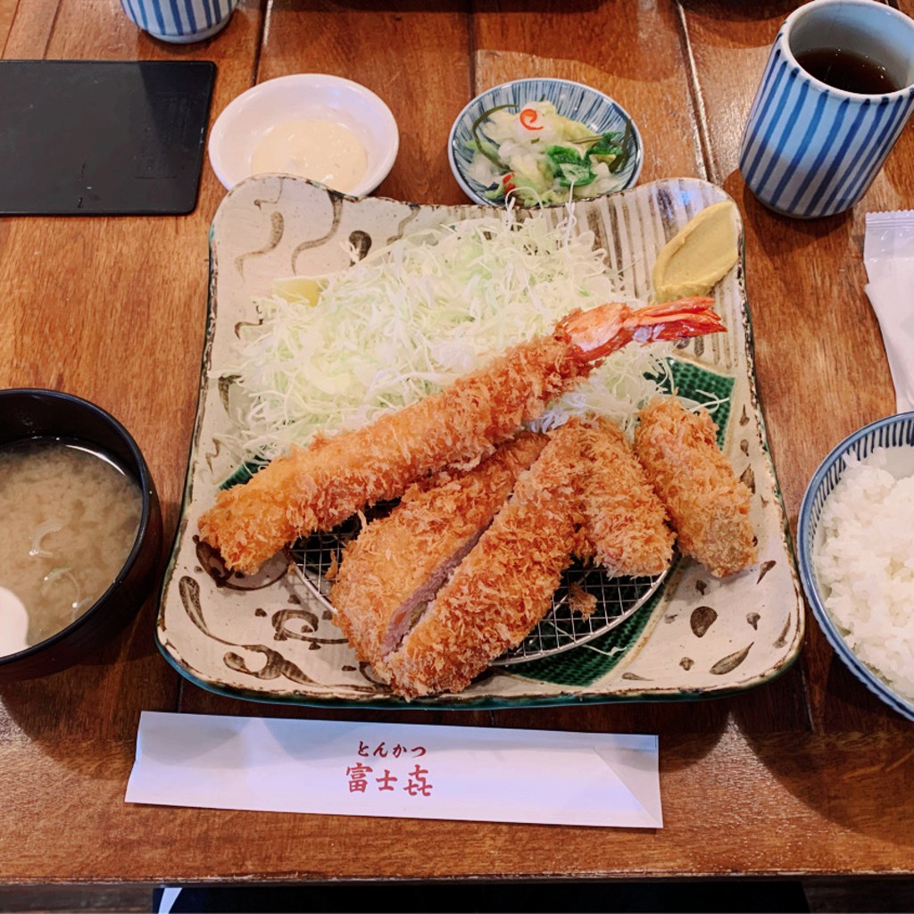 ユーザーが投稿したカキ・海老・ヒレ定食の写真 - 実際訪問したユーザーが直接撮影して投稿した青葉台とんかつ富士㐂 中目黒の写真