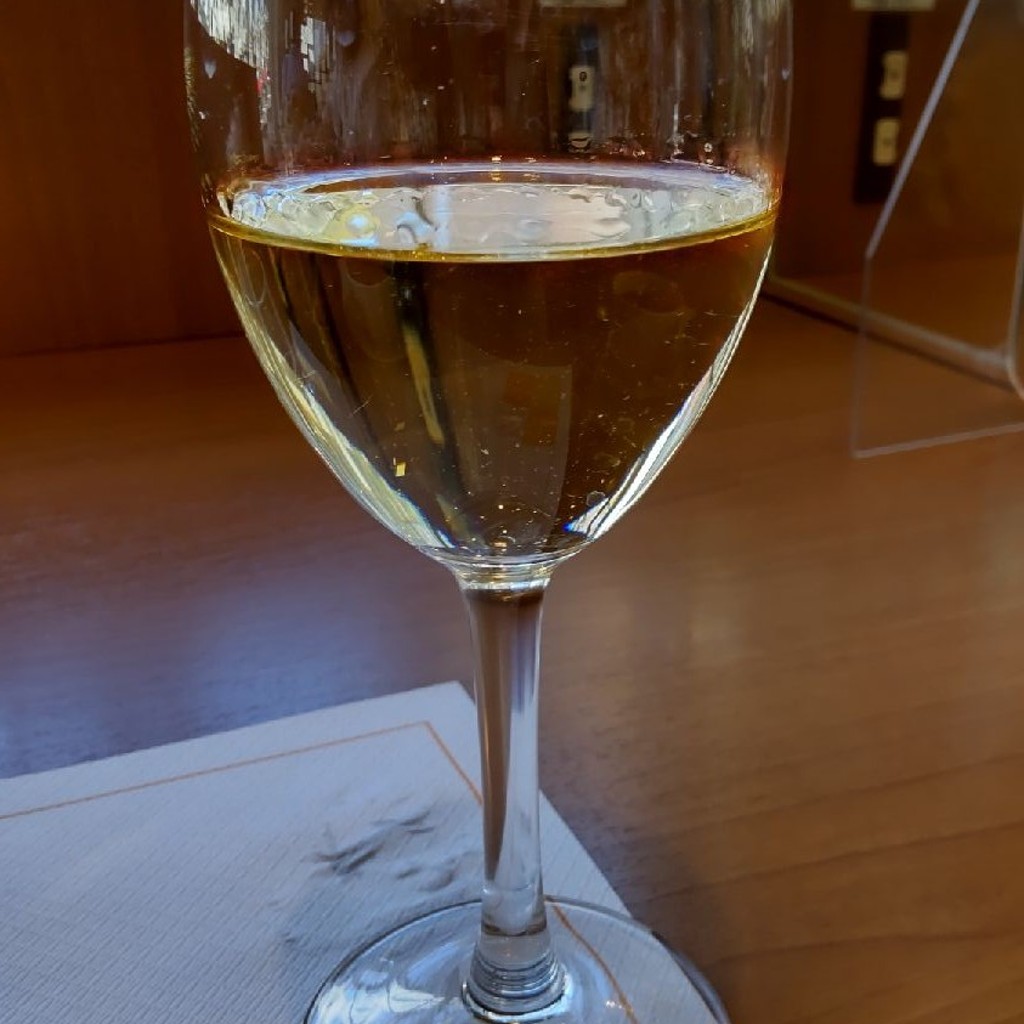 ユーザーが投稿したグラスワイン(白) ブレンドコーヒーの写真 - 実際訪問したユーザーが直接撮影して投稿した北白川山田町ベーカリードンク 北白川店の写真