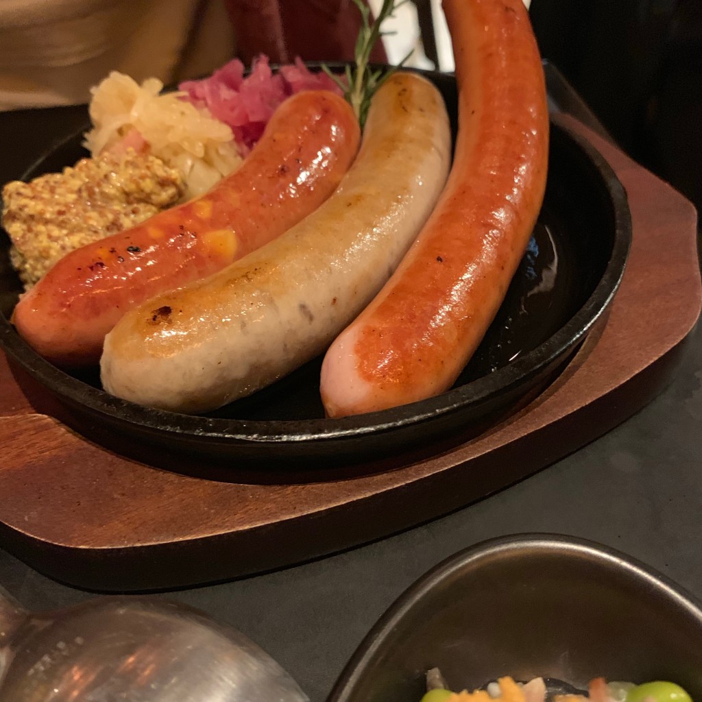 ユーザーが投稿したソーセージ3種/3SausagePlatterの写真 - 実際訪問したユーザーが直接撮影して投稿した丸の内ビアホールSCHMATZ Yurakuchoの写真