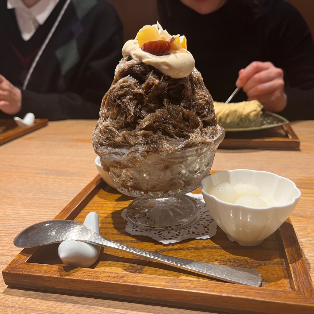 ユーザーが投稿した削り氷 栗の写真 - 実際訪問したユーザーが直接撮影して投稿した南幸カフェTsumugi FOOD&TIME ISETAN YOKOHAMA店の写真