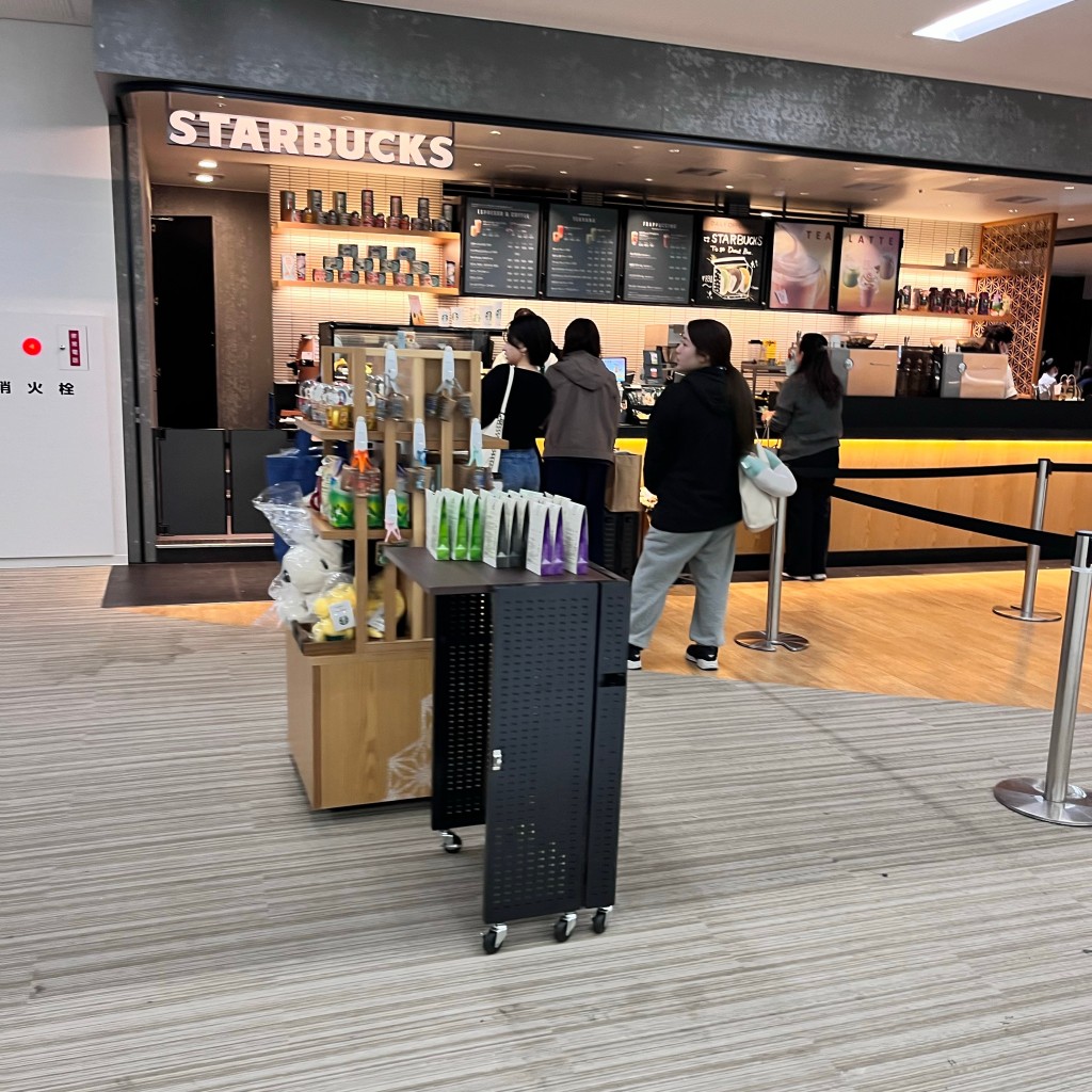 カロンパンさんが投稿した古込カフェのお店スターバックスコーヒー 成田空港第2ターミナルサテライト店/スターバックスナリタクウコウダイニターミナルサテライトテンの写真