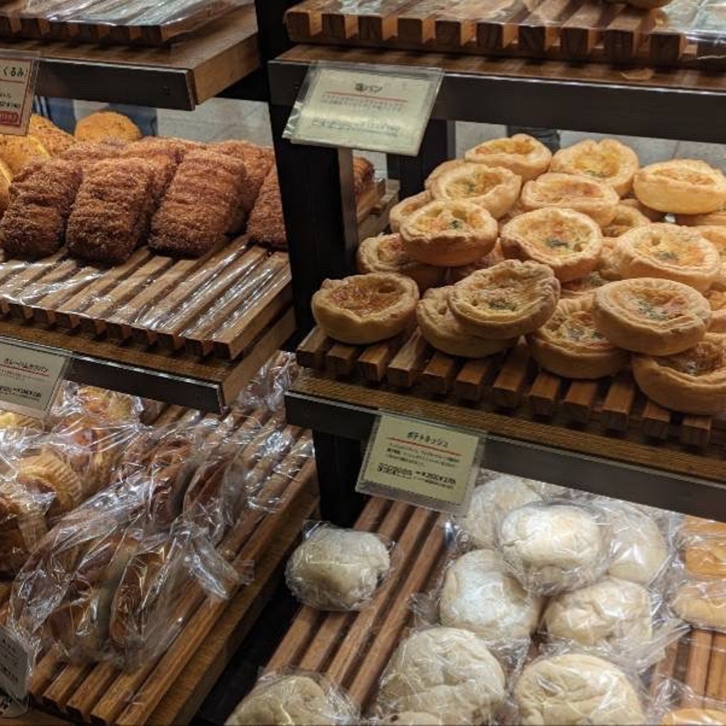 ユーザーが投稿した食パンの写真 - 実際訪問したユーザーが直接撮影して投稿した名駅ベーカリーカスカード ゲートウォーク店の写真
