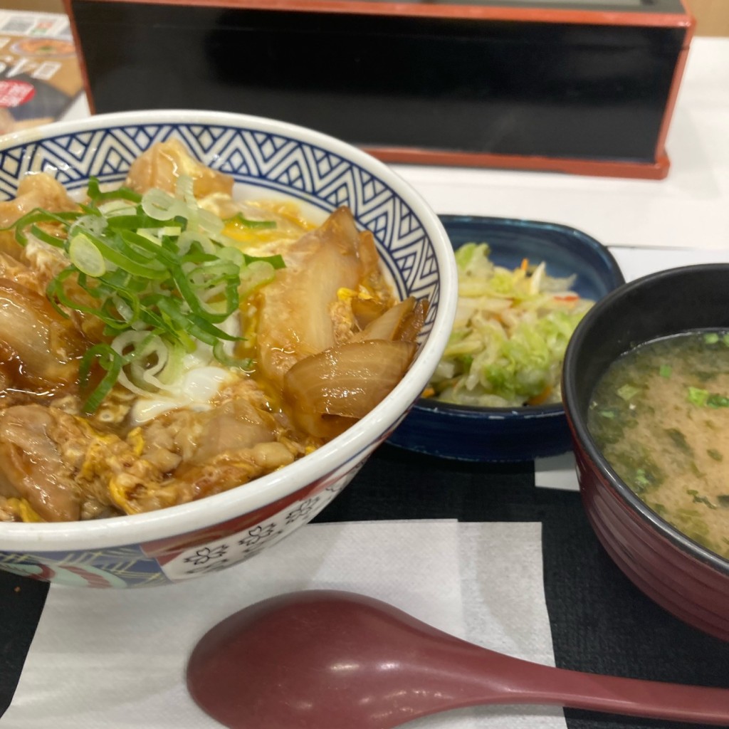 ユーザーが投稿した親子丼の写真 - 実際訪問したユーザーが直接撮影して投稿した西新宿牛丼吉野家 新宿センタービル店の写真