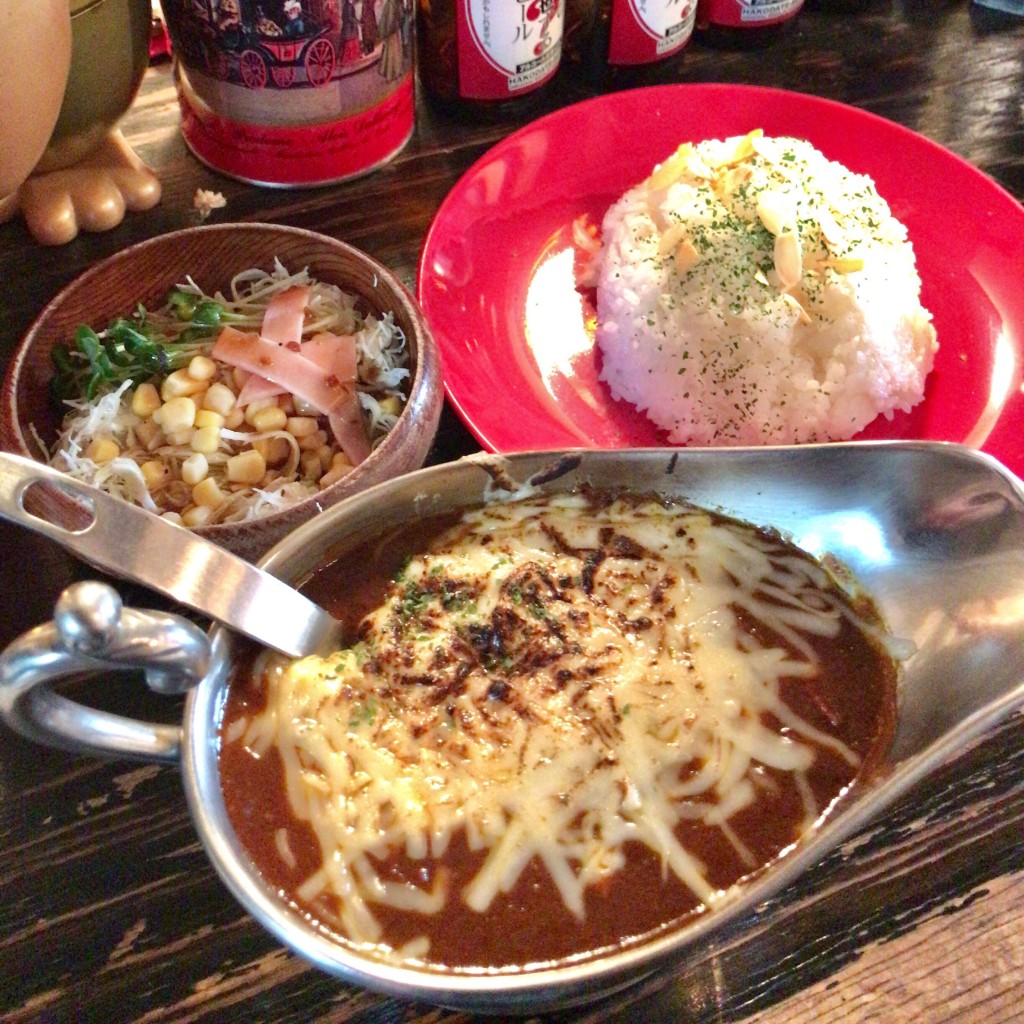 ユーザーが投稿した牛スジ炙りチーズカレー/ご飯の写真 - 実際訪問したユーザーが直接撮影して投稿した上目黒カレーカレー屋アカマルの写真