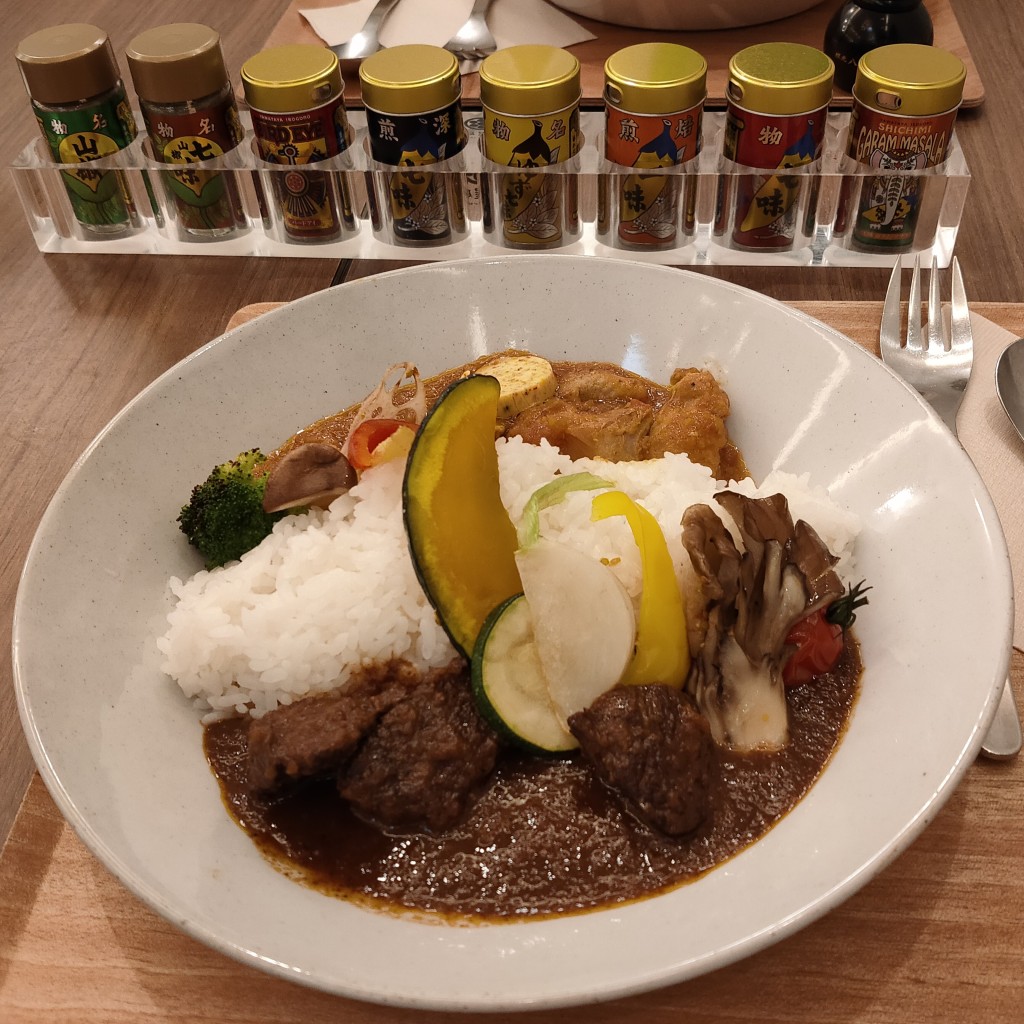 ユーザーが投稿したあいがけカレーの写真 - 実際訪問したユーザーが直接撮影して投稿したカレー横町カフェの写真