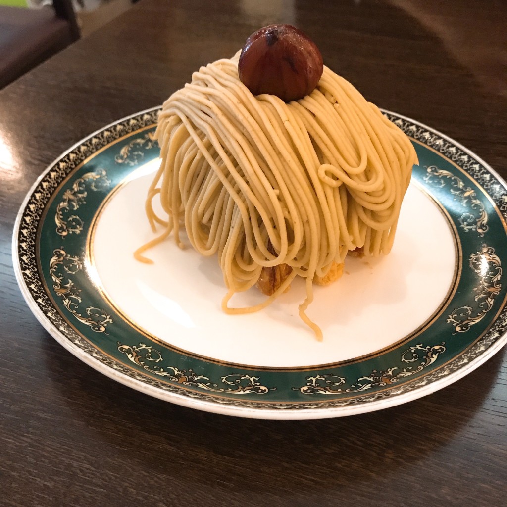 ユーザーが投稿した和栗のモンブランミルフィーユの写真 - 実際訪問したユーザーが直接撮影して投稿した大久保カフェRe:s cafebar&sweetsの写真