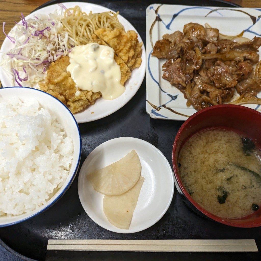 ユーザーが投稿したしょうが焼き定食+チキン南蛮の写真 - 実際訪問したユーザーが直接撮影して投稿した唐原うどん欣ちゃんの写真