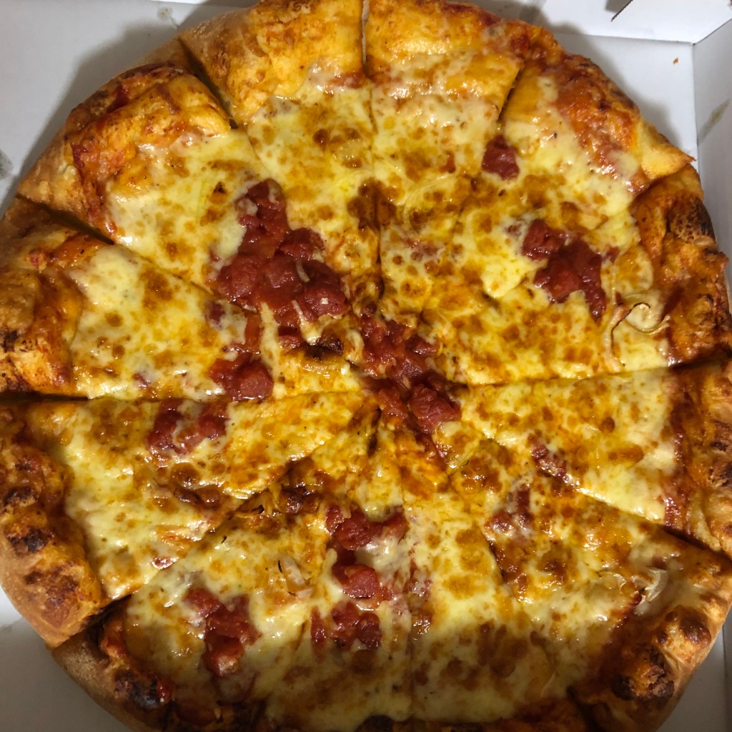 ユーザーが投稿したメガ盛りチーズのトマトピザの写真 - 実際訪問したユーザーが直接撮影して投稿した和白ピザピザポケット和白店の写真