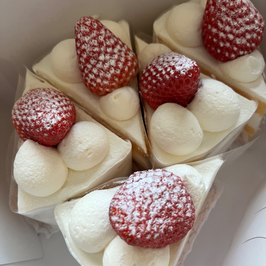 ユーザーが投稿した大粒苺のショートケーキの写真 - 実際訪問したユーザーが直接撮影して投稿した本町和菓子梅林堂 上尾本町店の写真