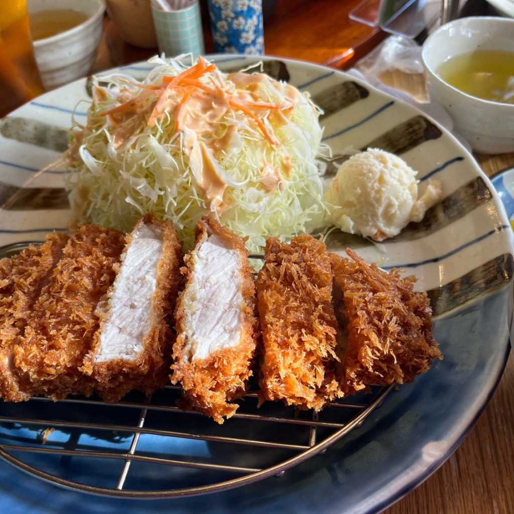 ユーザーが投稿したLunch厚切りロースかつ定食の写真 - 実際訪問したユーザーが直接撮影して投稿した若林とんかつ庄内 仙台本店の写真