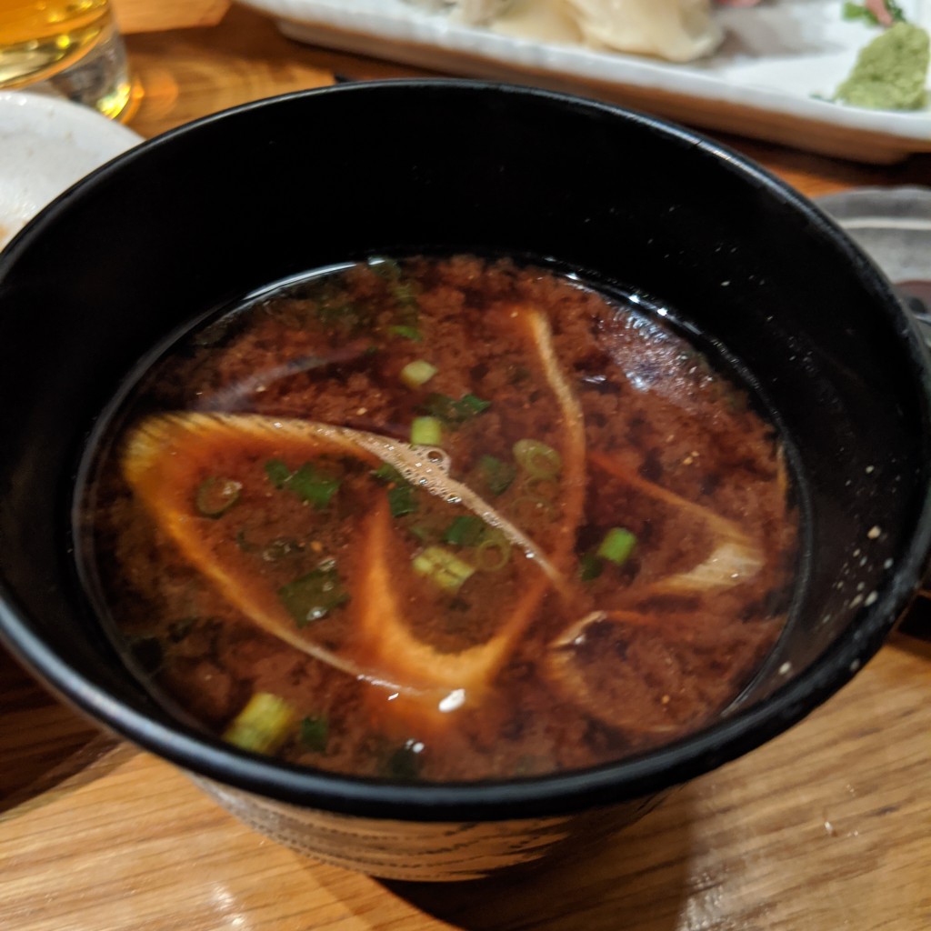 ユーザーが投稿した赤だしのみそ汁の写真 - 実際訪問したユーザーが直接撮影して投稿した新宿寿司魚真 新宿店の写真