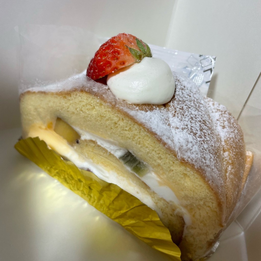 ユーザーが投稿したフルーツロールの写真 - 実際訪問したユーザーが直接撮影して投稿した熊味町ケーキもみの木洋菓子店の写真