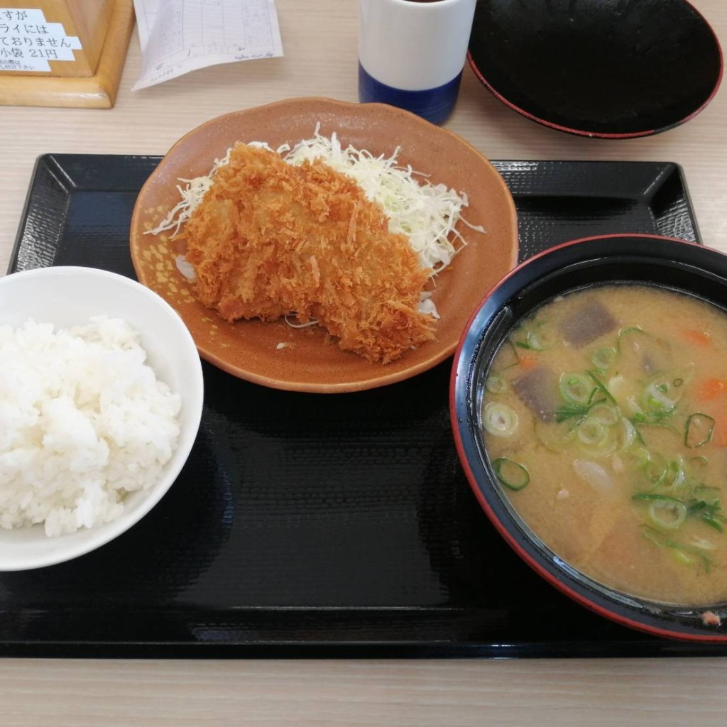 ユーザーが投稿したとん汁定食の写真 - 実際訪問したユーザーが直接撮影して投稿した鶏冠井町とんかつかつや 京都向日店の写真