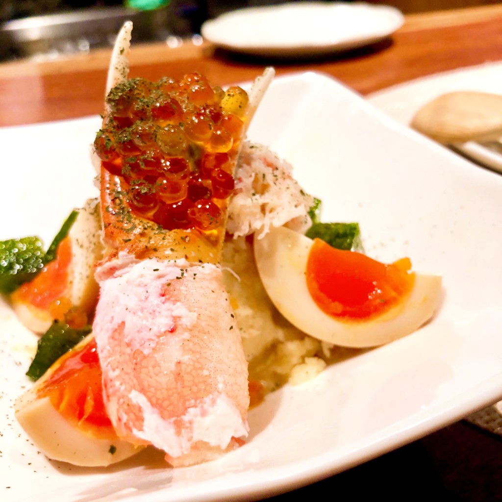 ユーザーが投稿したずわい蟹と蟹味噌のポテトサラダの写真 - 実際訪問したユーザーが直接撮影して投稿した上目黒魚介 / 海鮮料理和えにの写真