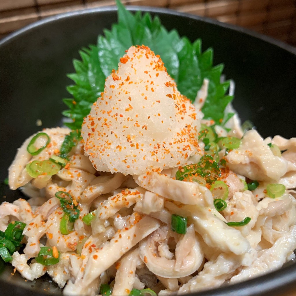ユーザーが投稿した霧島鶏の鶏皮ポン酢の写真 - 実際訪問したユーザーが直接撮影して投稿した渋谷郷土料理宮崎料理 万作 渋谷ヒカリエ店の写真