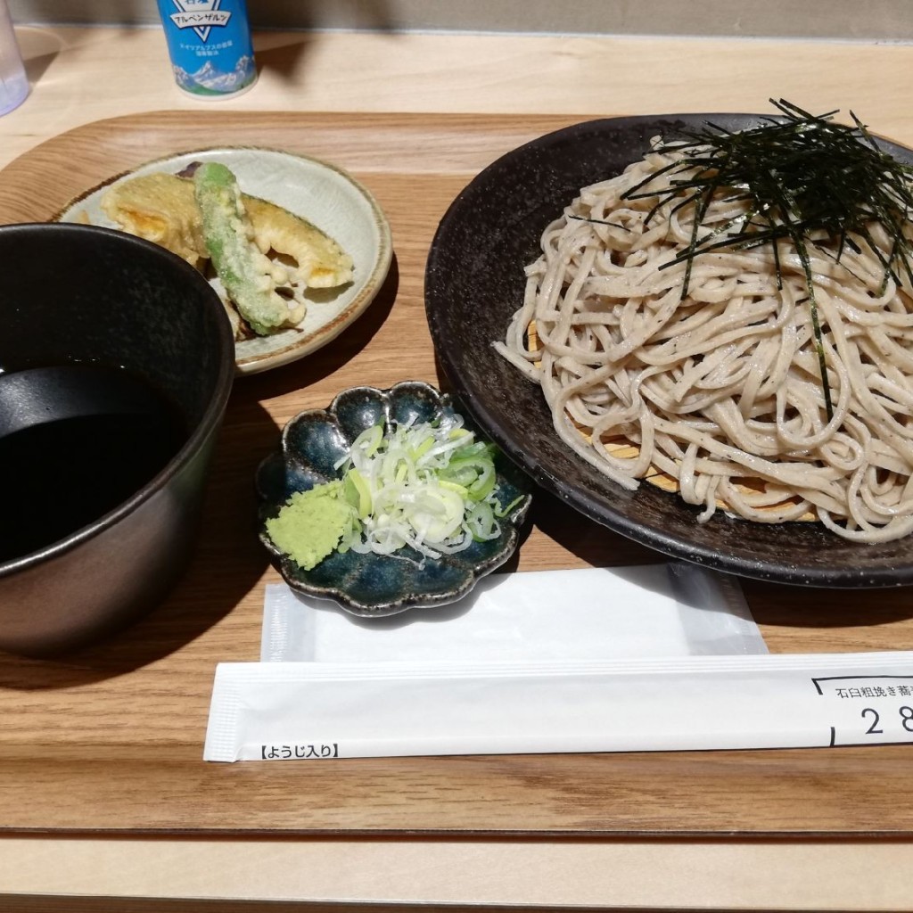 ユーザーが投稿したざる2倍盛り 単品野菜天の写真 - 実際訪問したユーザーが直接撮影して投稿した西新宿そば石臼粗挽き蕎麦 28の写真