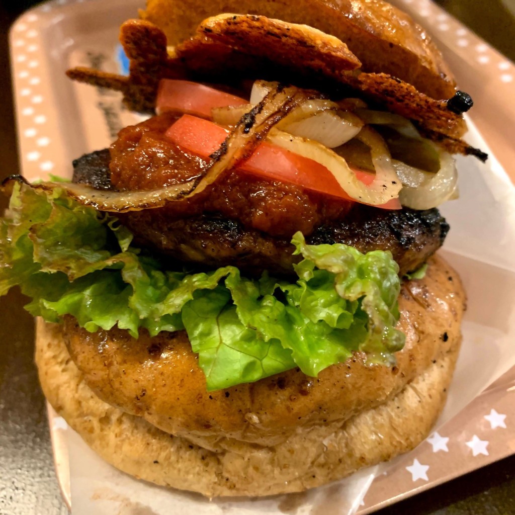 ユーザーが投稿したトマトハンバーガーの写真 - 実際訪問したユーザーが直接撮影して投稿した住吉町ハンバーガーアジコの写真