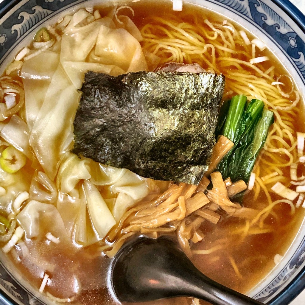 ユーザーが投稿したワンタン麺の写真 - 実際訪問したユーザーが直接撮影して投稿した田端中華料理中華料理 新三陽の写真